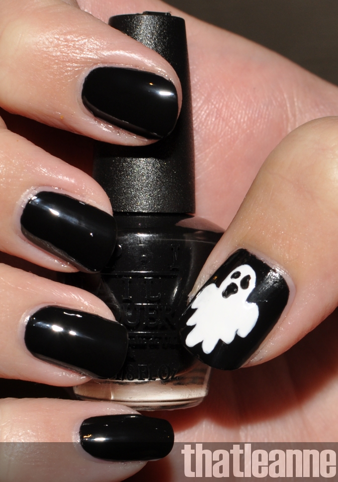 thatleanne: Glow in the dark ghost nail art for Halloween!